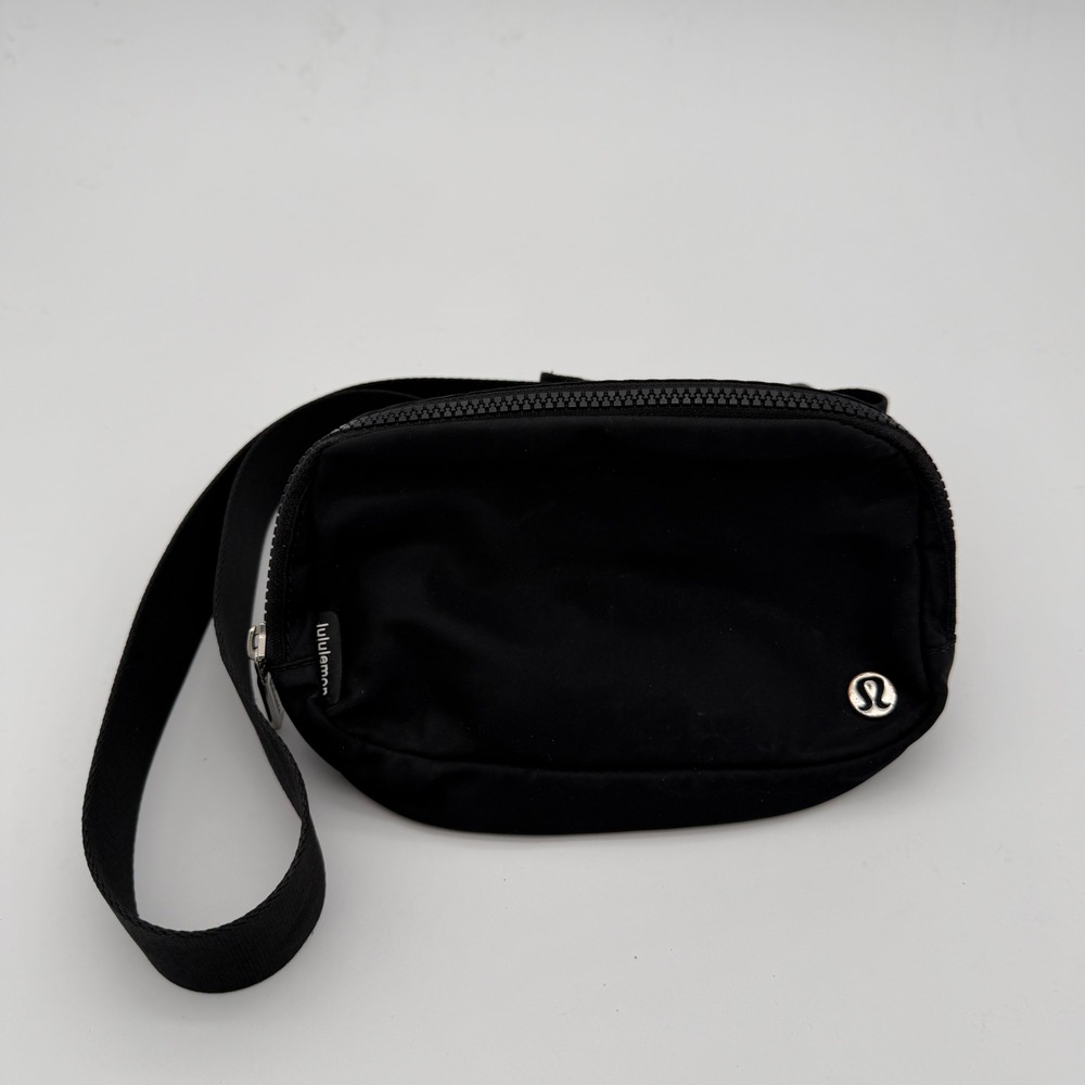 Lululemon Everywhere Belt Bag 1L Black Adjustable Crossbody Waist Pack